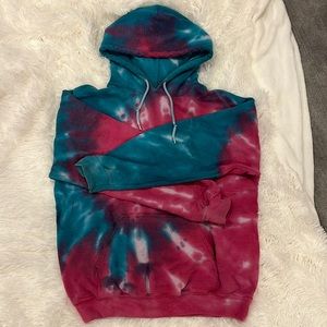 Zumiez tie dye sweatshirt blue/pink! oversized and can fit size xs-m; size